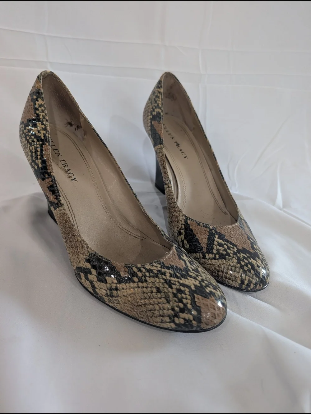 Ellen Tracy Snakeskin Print Wedge Pumps Size 8